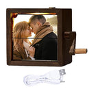 BoxMemories Charmed Love®- Caixa de fotos memorável personalizada a manivela e Led